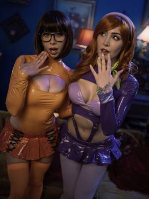 Luxlo & Dessyyc: Daphne & Velma Porn Comic english 11