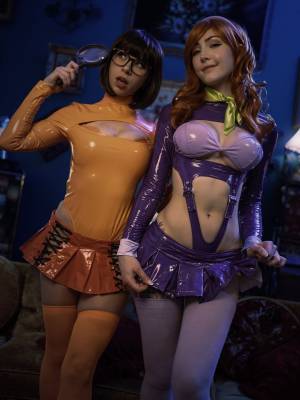 Luxlo & Dessyyc: Daphne & Velma Porn Comic english 14