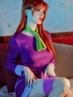 ShaeUnderscore: Daphne Blake Porn Comic english 03