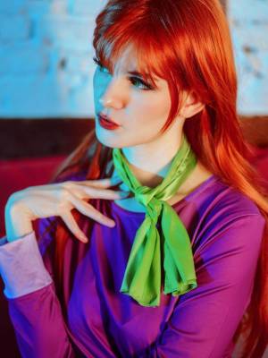 ShaeUnderscore: Daphne Blake Porn Comic english 08