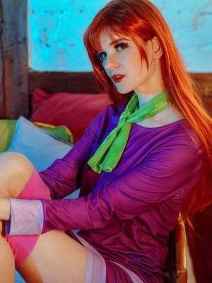 ShaeUnderscore: Daphne Blake Porn Comic english 13